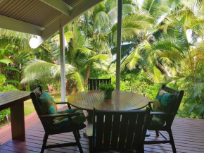 Are Ara - House of Pineapple Titikaveka